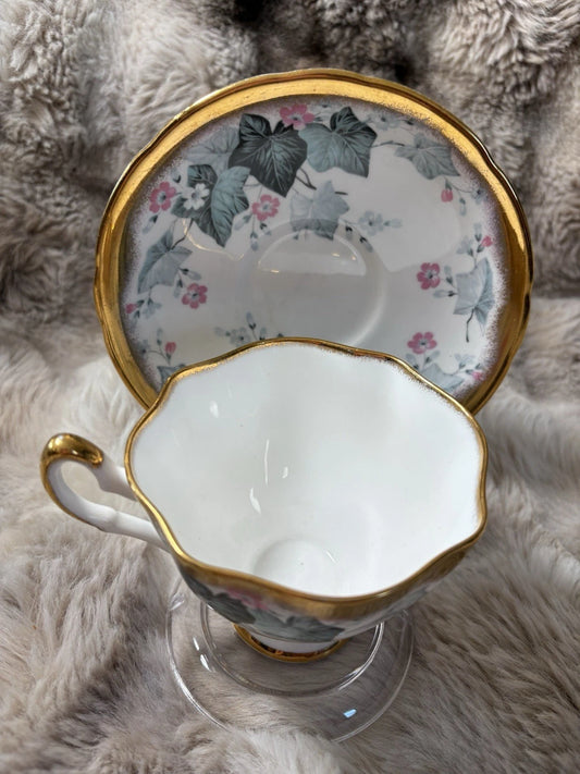 Vintage Salisbury Bone China Tea Cup & Saucer – Ivy Pattern - Gold Trim - Pings