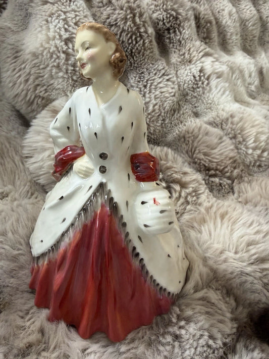 Royal Doulton Vintage THE ERMINE COAT. HN 1981. Retired in 1967. Beautiful!