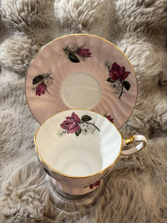 Queen Anne Pink Rose Teacup & Saucer Bone China England Gold Trim- Pings