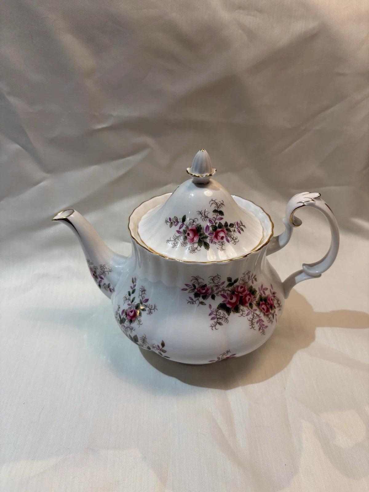 Royal Albert Lavender Rose Teapot