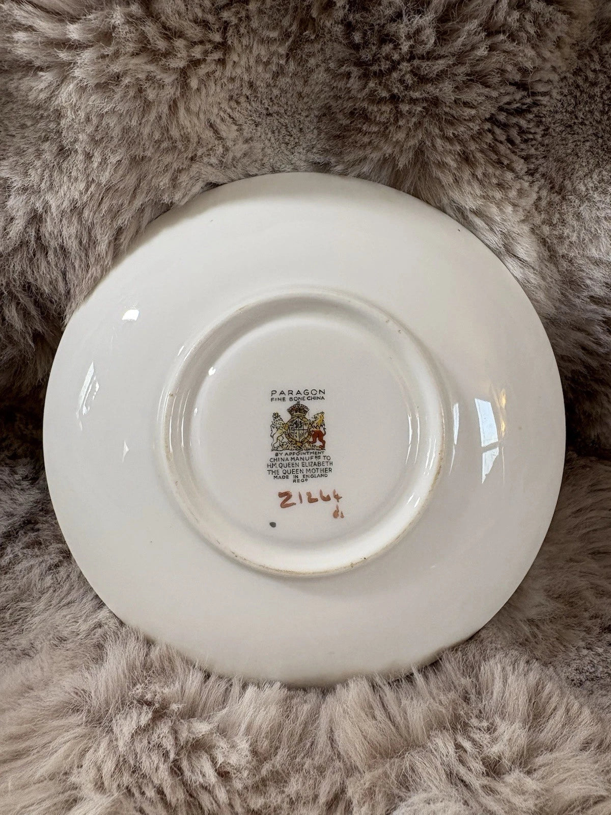 Paragon Chrysanthemum Saucer Plate – Fine Bone China – England - Pings