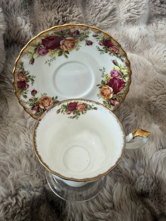 Royal Albert Old Country Roses Teacup & Saucer