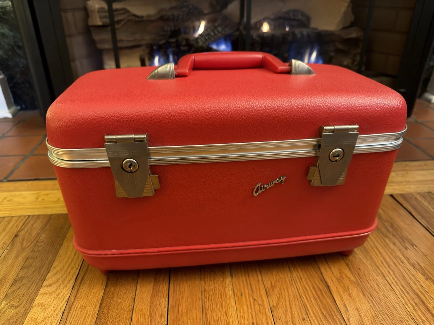 Vintage 1950s Red Carrying Case / Train Case – Reliable Luggage