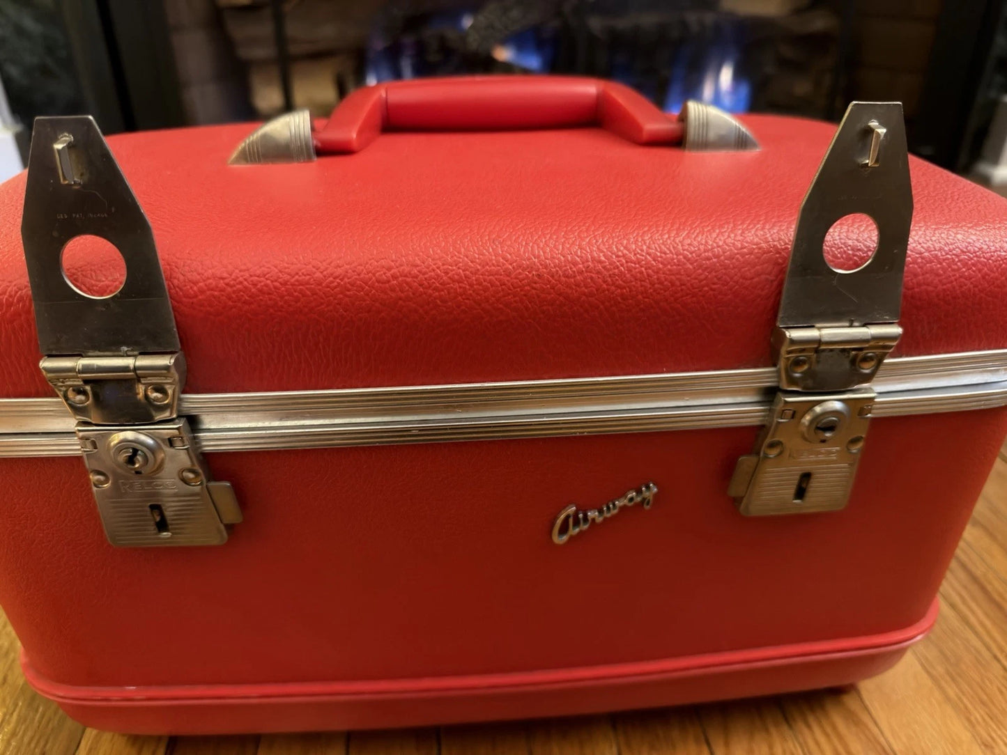 Vintage 1950s Red Carrying Case / Train Case – Reliable Luggage