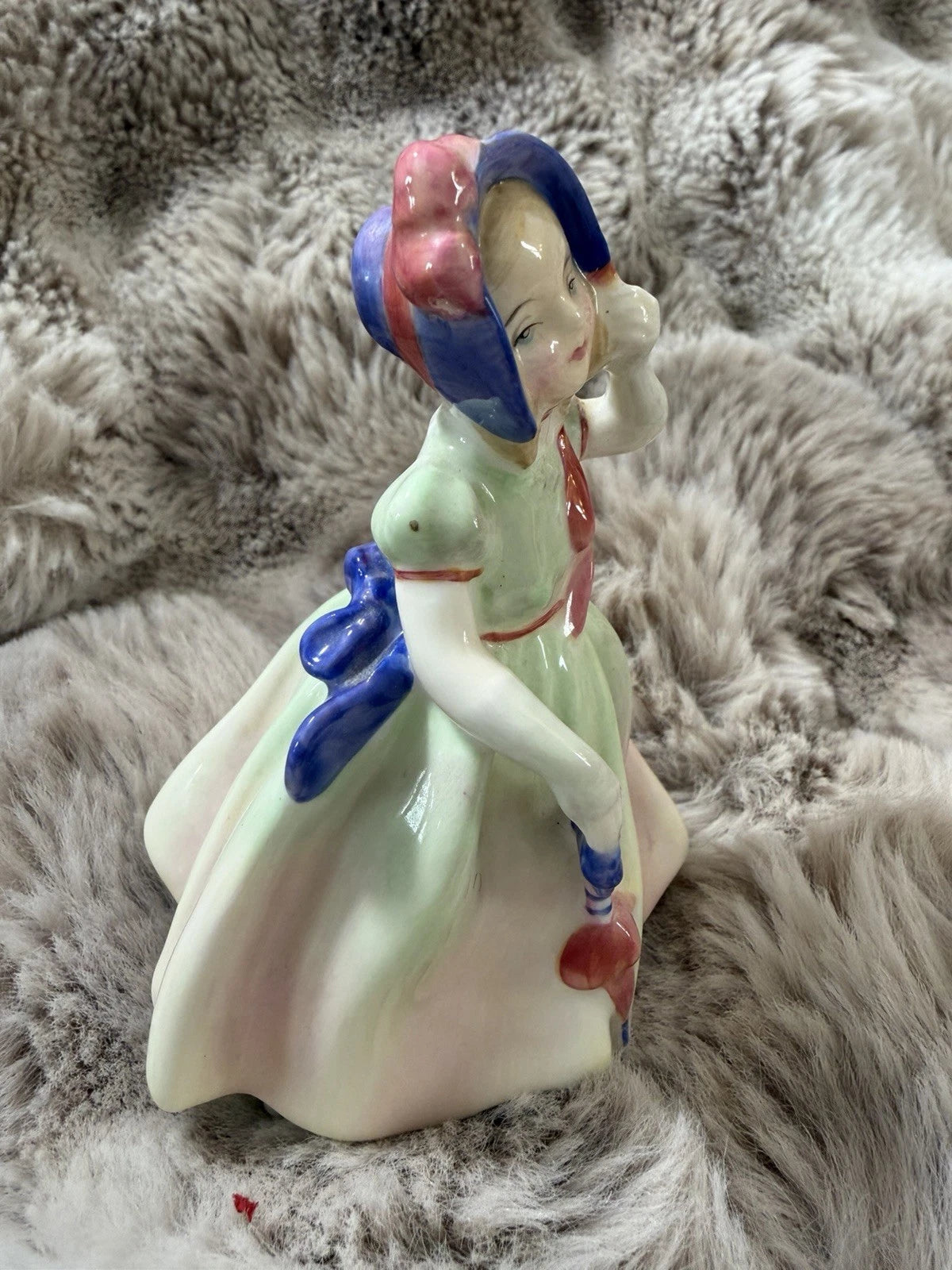 🎀 Royal Doulton Figurine – Babie HN 1679 (c.1935)