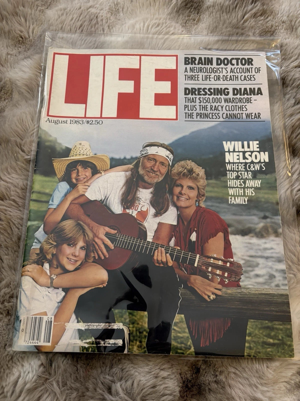 LIFE Magazine August 1983 – Willie Nelson Cover