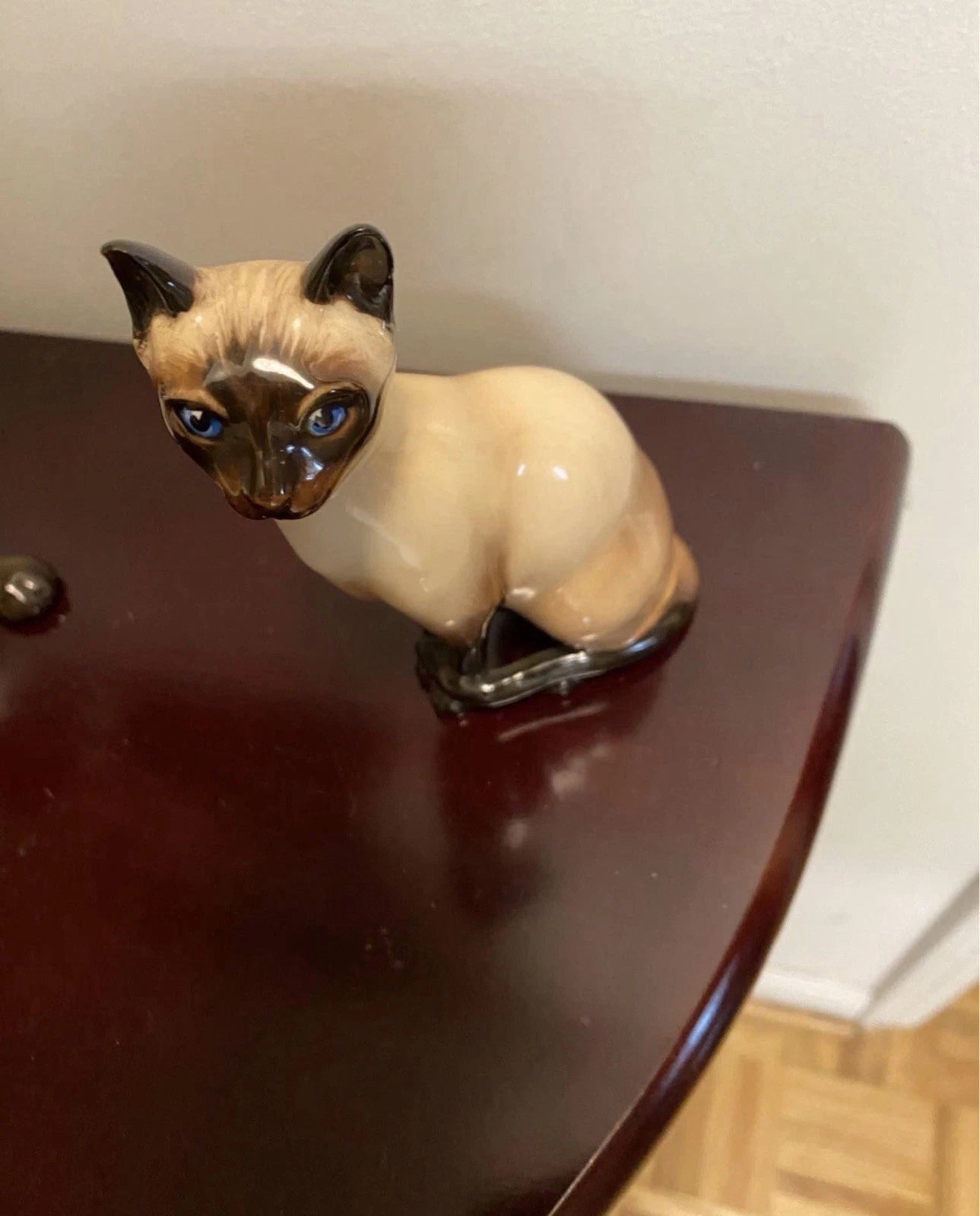 Royal Doulton Cat – HN 2635 – Hand Painted