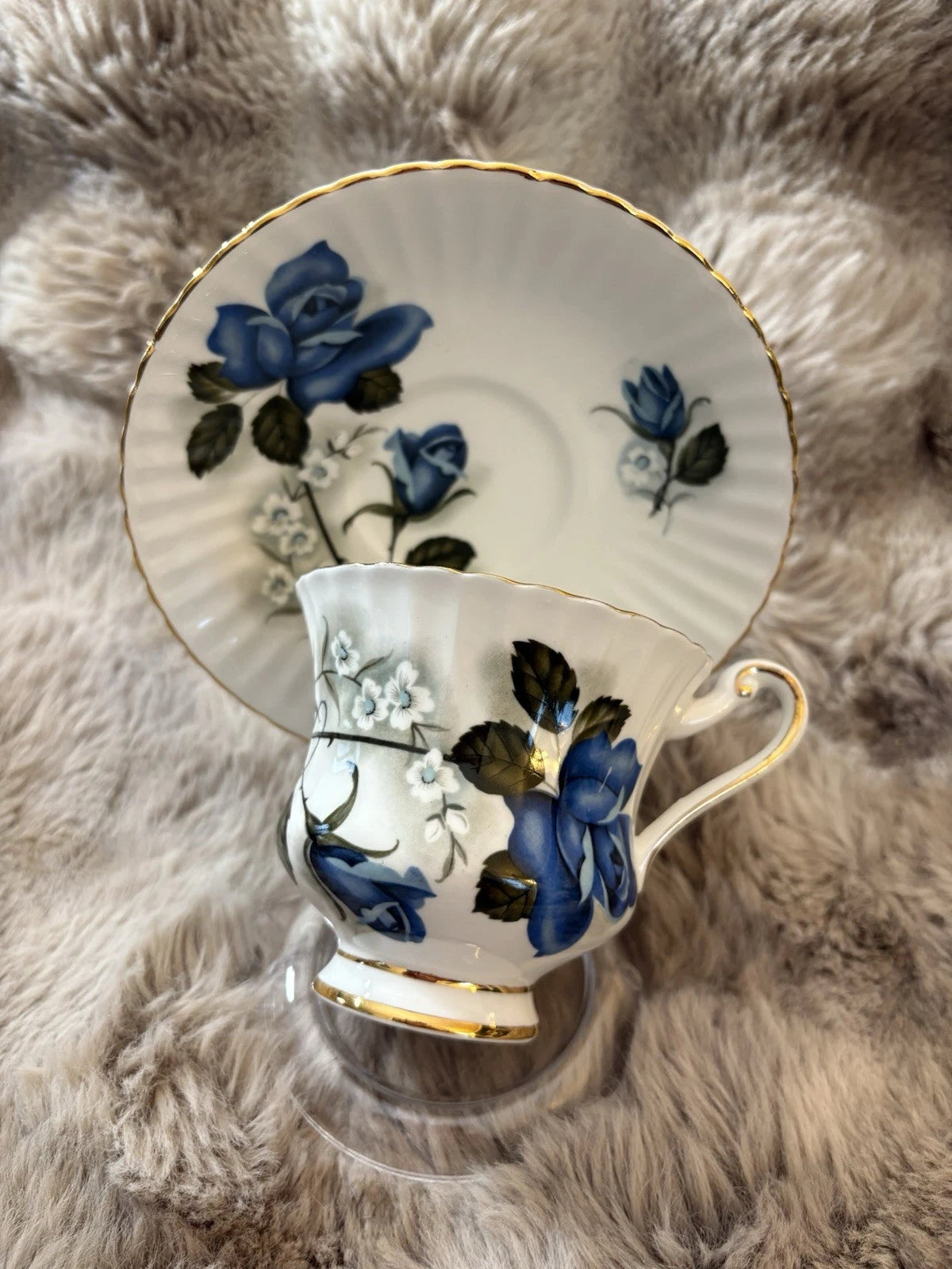 Paragon Blue Rose Teacup & Saucer Fine Bone China England Gold Trim - Pings