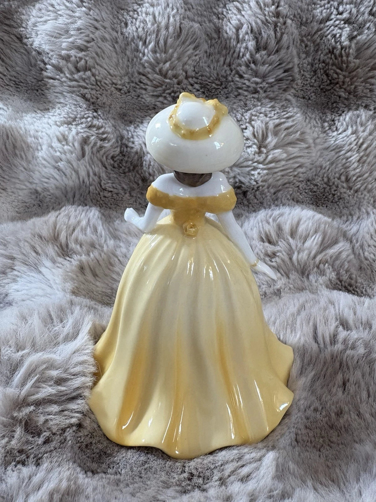 Coalport Debutante Figurine – Abbie – Fine Bone China