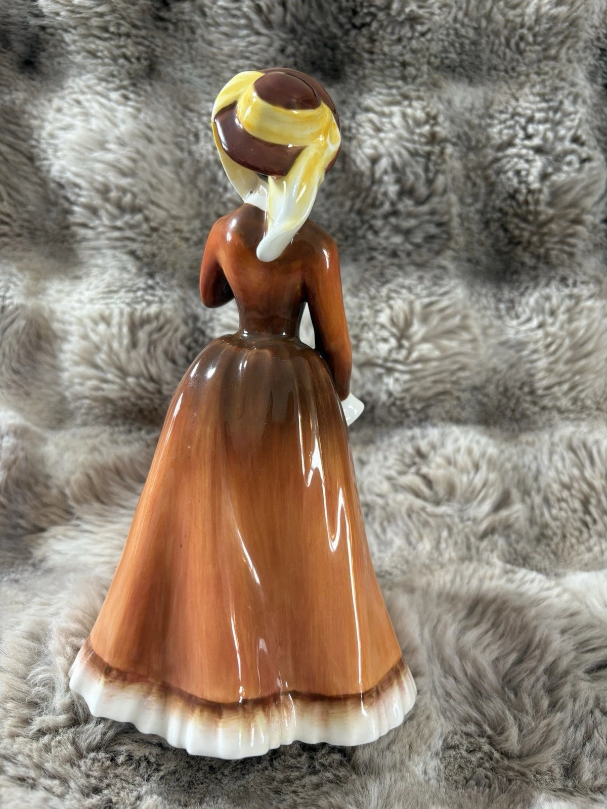 Royal Doulton Figurine – Julia HN 2705 – Fine Bone China