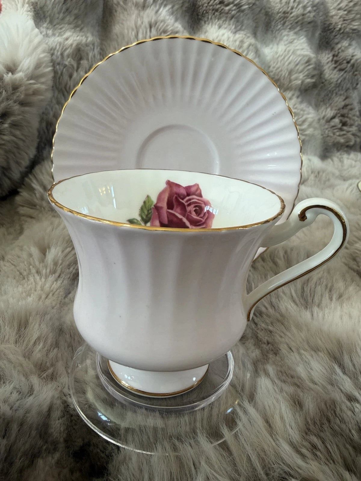 Paragon England Fine Bone China Teacup & Saucer – Light Mauve with Rose