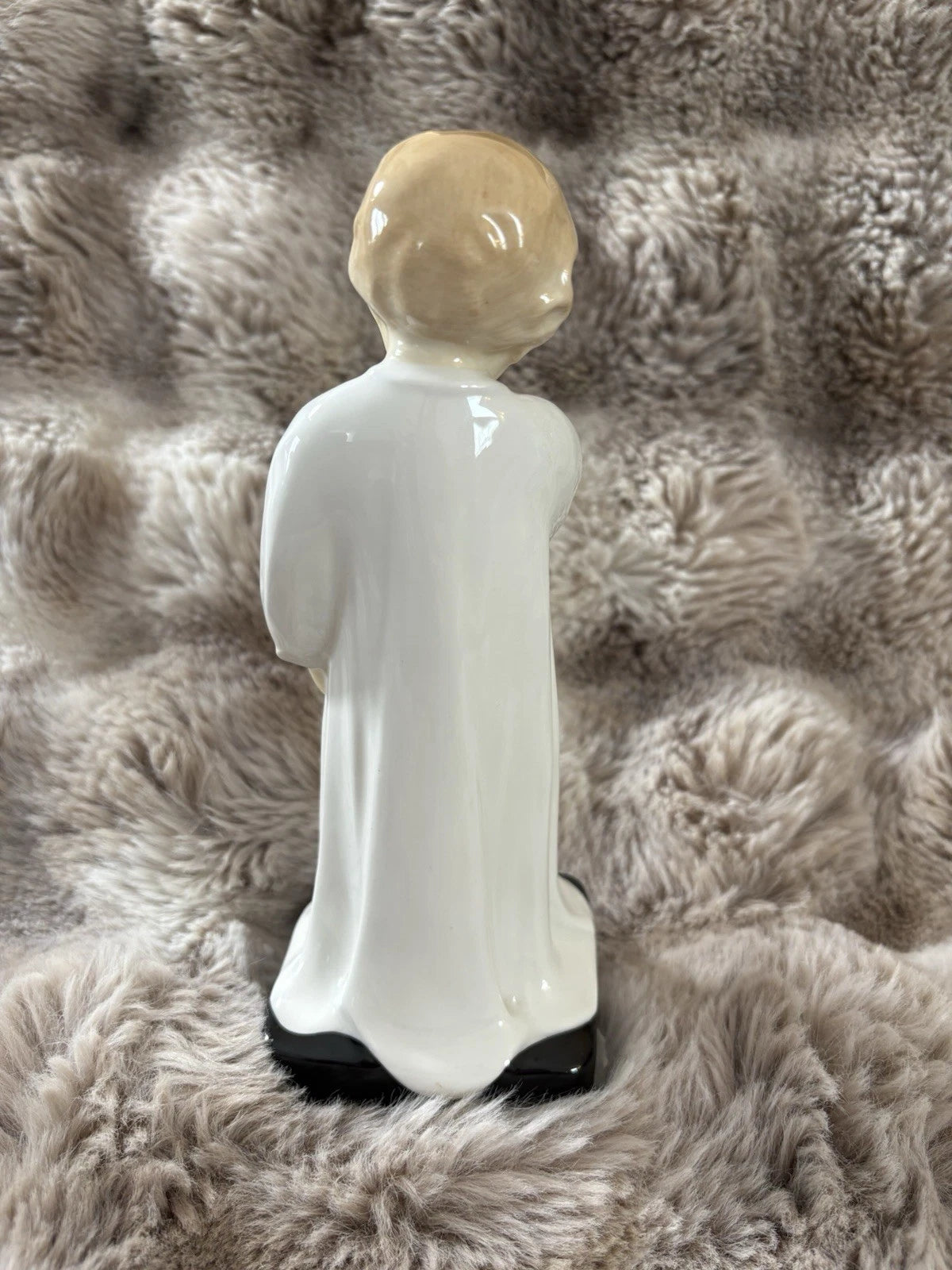 Royal Doulton Figurine – Darling HN1319 – Fine Bone China