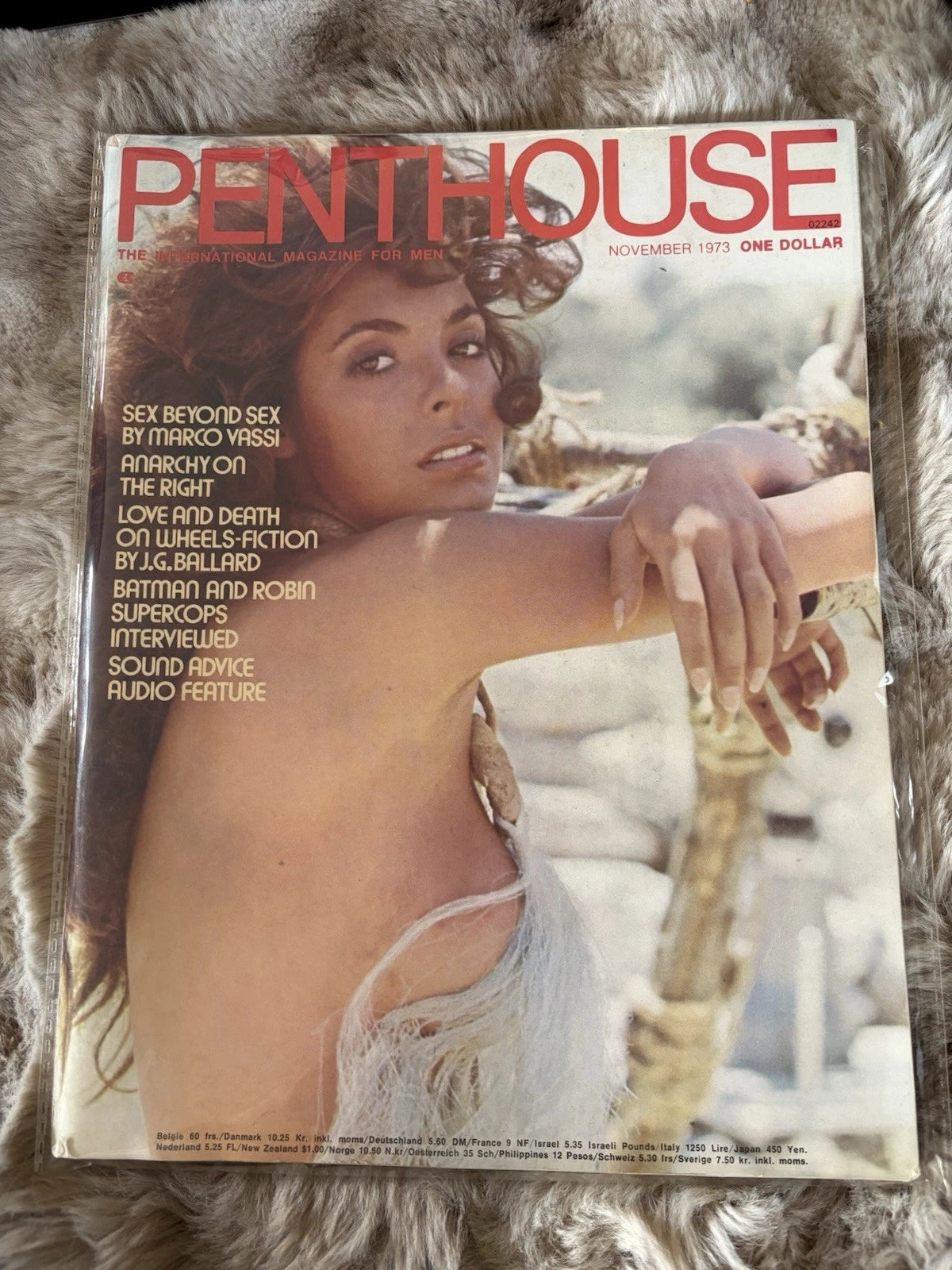 Penthouse November 1973 –Classic 70s Issue –Loose Centerfold- High Grade Vintage