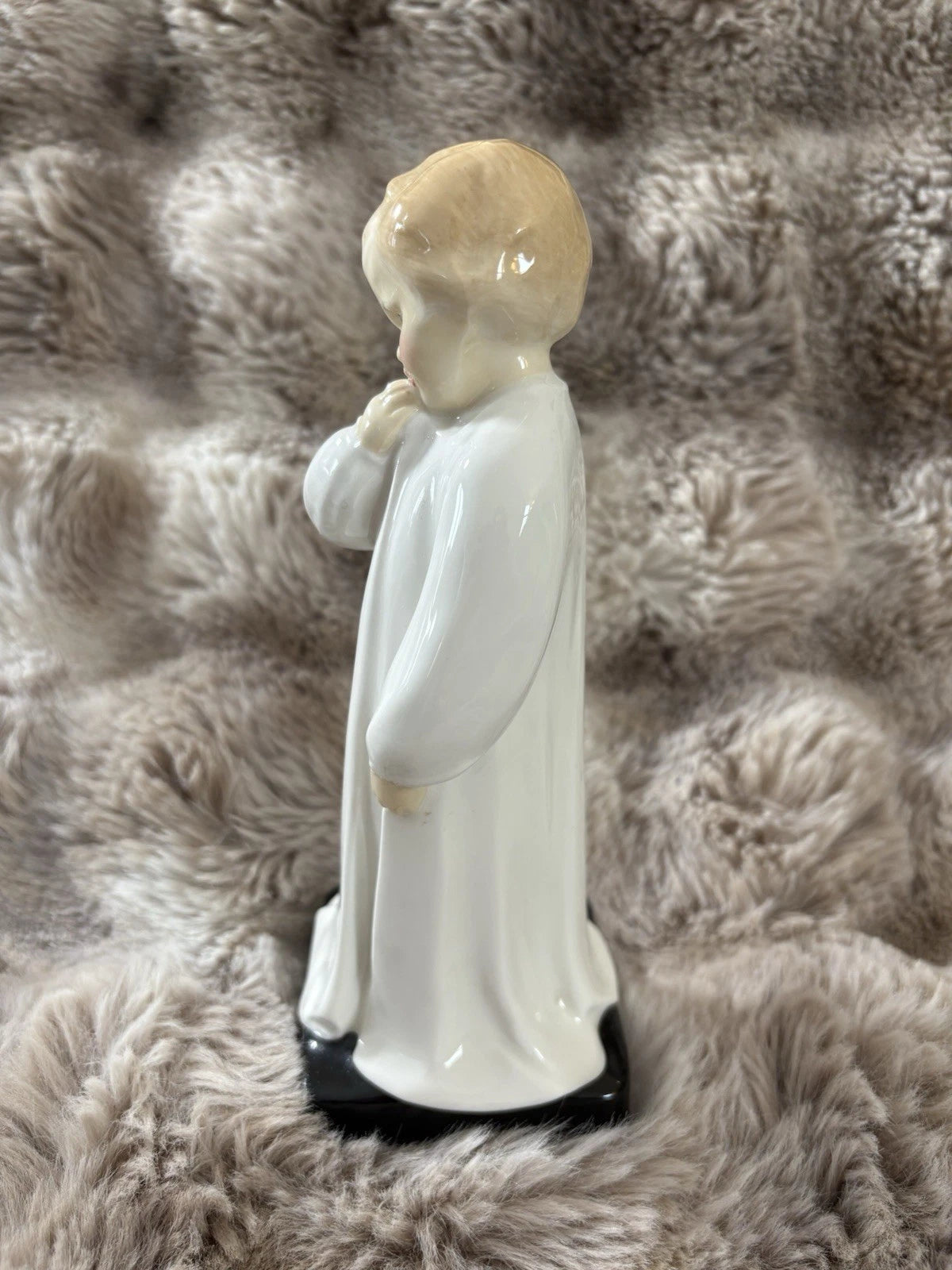 Royal Doulton Figurine – Darling HN1319 – Fine Bone China