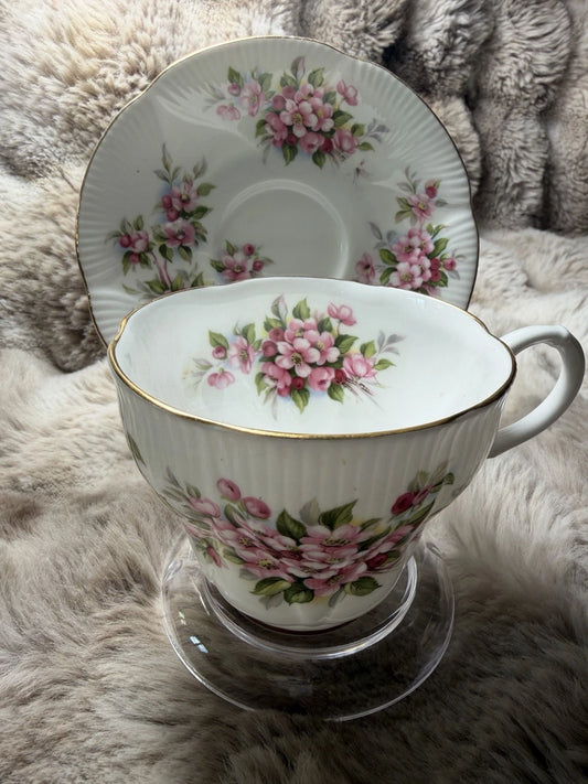 ROYAL ALBERT ENGLAND BLOSSOM TIME SERIES 'APPLE BLOSSOM' TEA CUP AND SAUCER