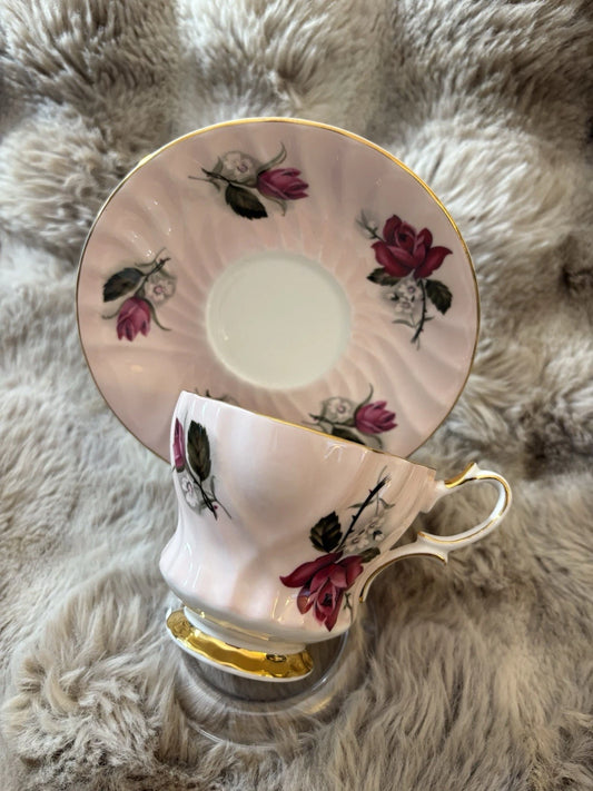 Queen Anne Pink Rose Teacup & Saucer Bone China England Gold Trim- Pings