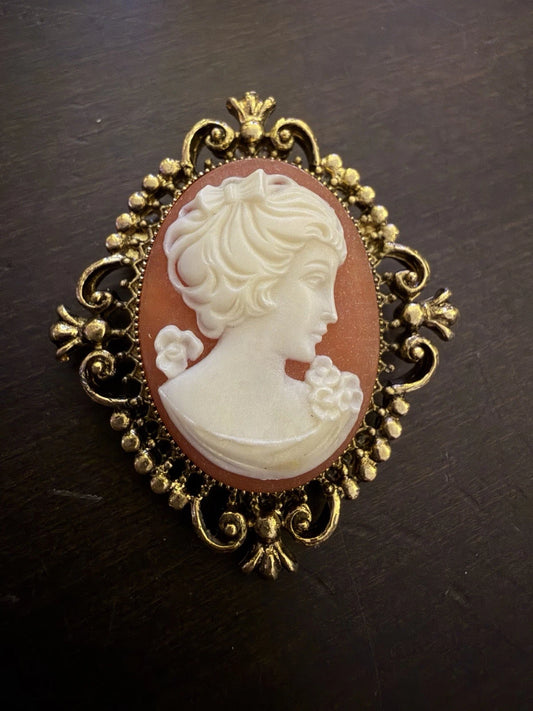 Vintage Shell Cameo Brooch – Gold-Tone Filigree Frame
