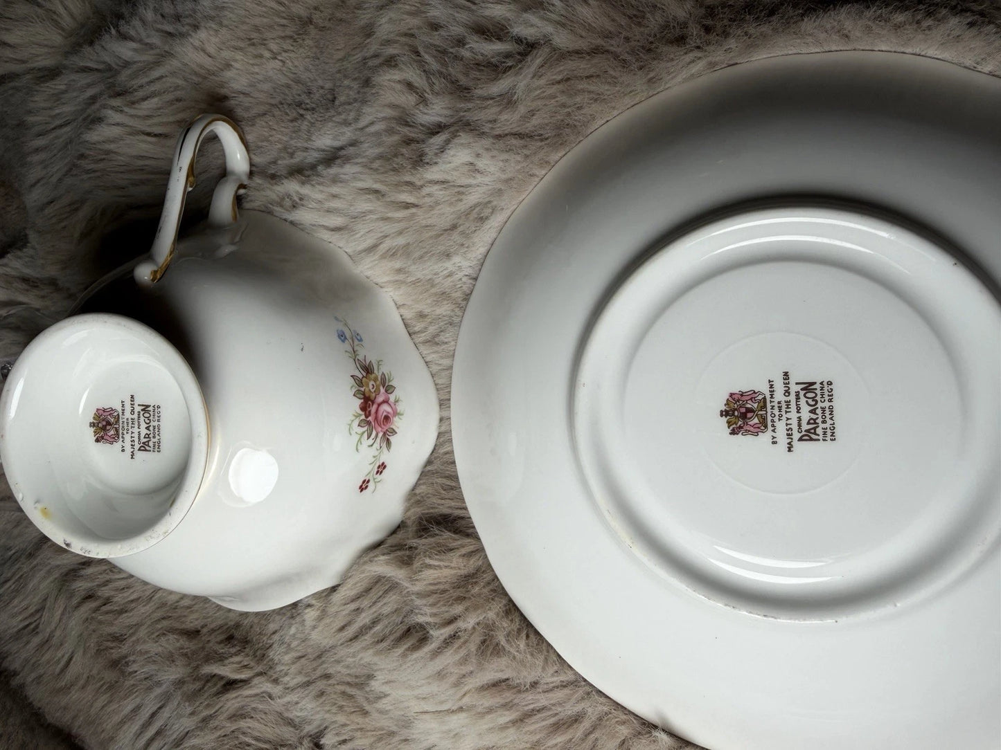 Paragon Tea Cup And Saucer - by appointment to her majesty the queen - Pings 🛎️