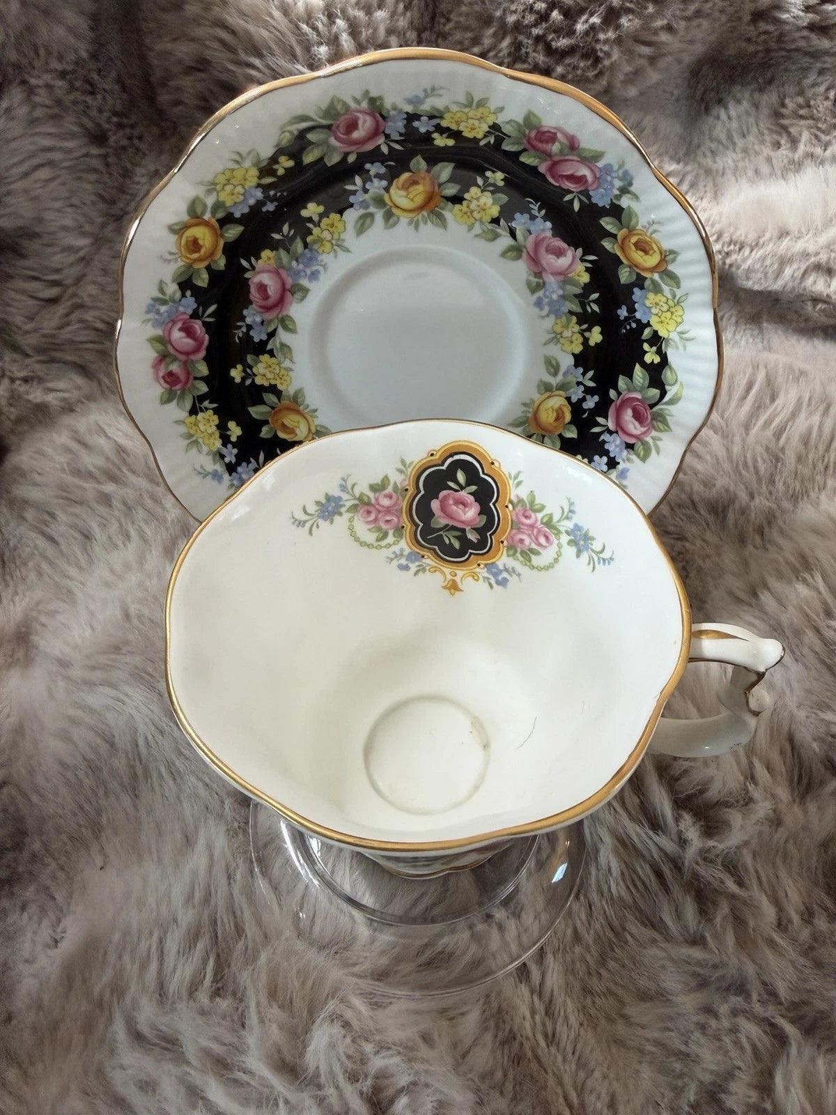 Royal Albert Garland Series Fascination Teacup And Saucer - Pings