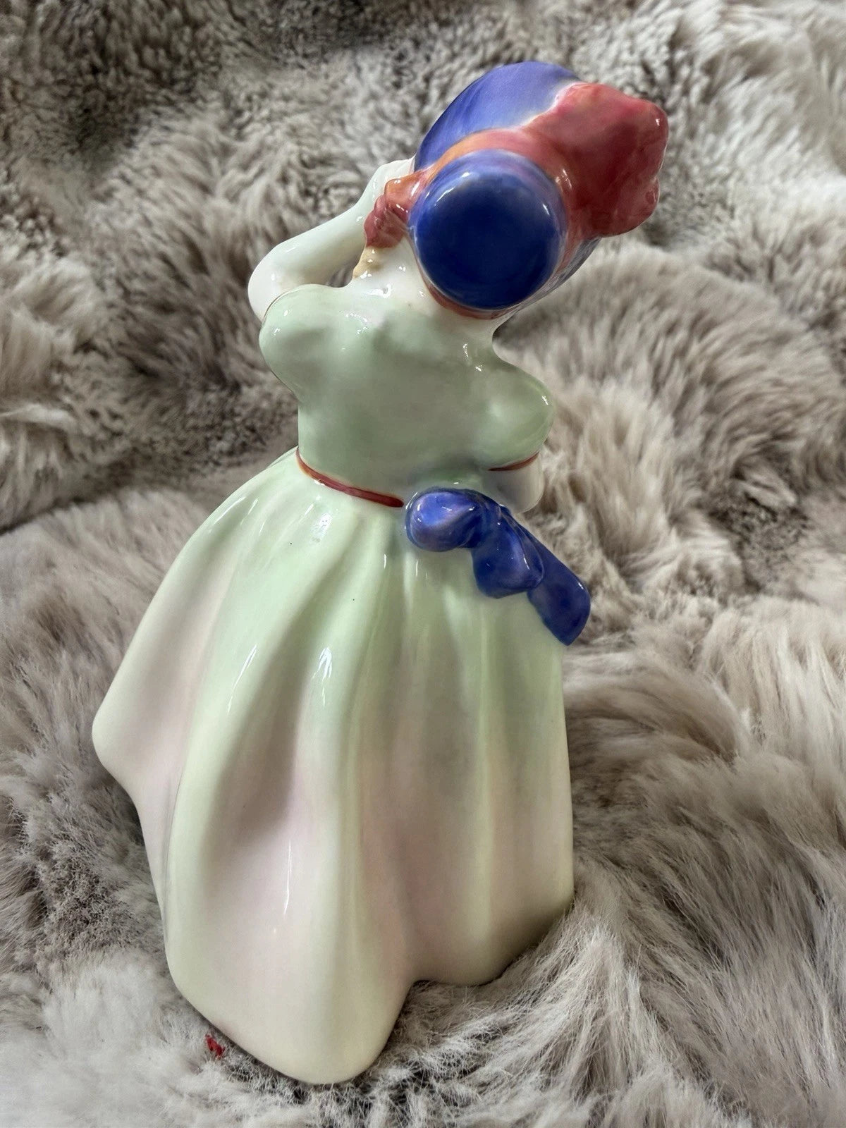 🎀 Royal Doulton Figurine – Babie HN 1679 (c.1935)