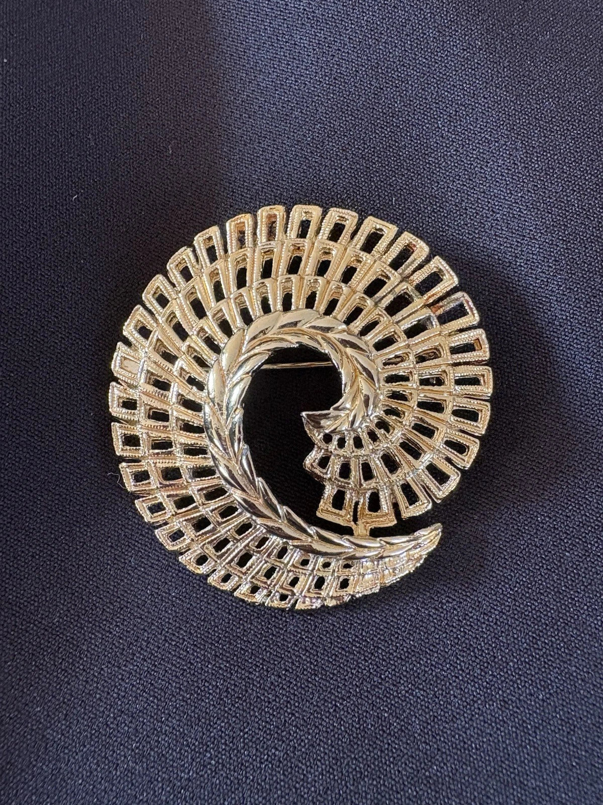 Vintage Sarah Coventry Spiral Brooch Pin Gold Tone Swirl Mid Century Signed