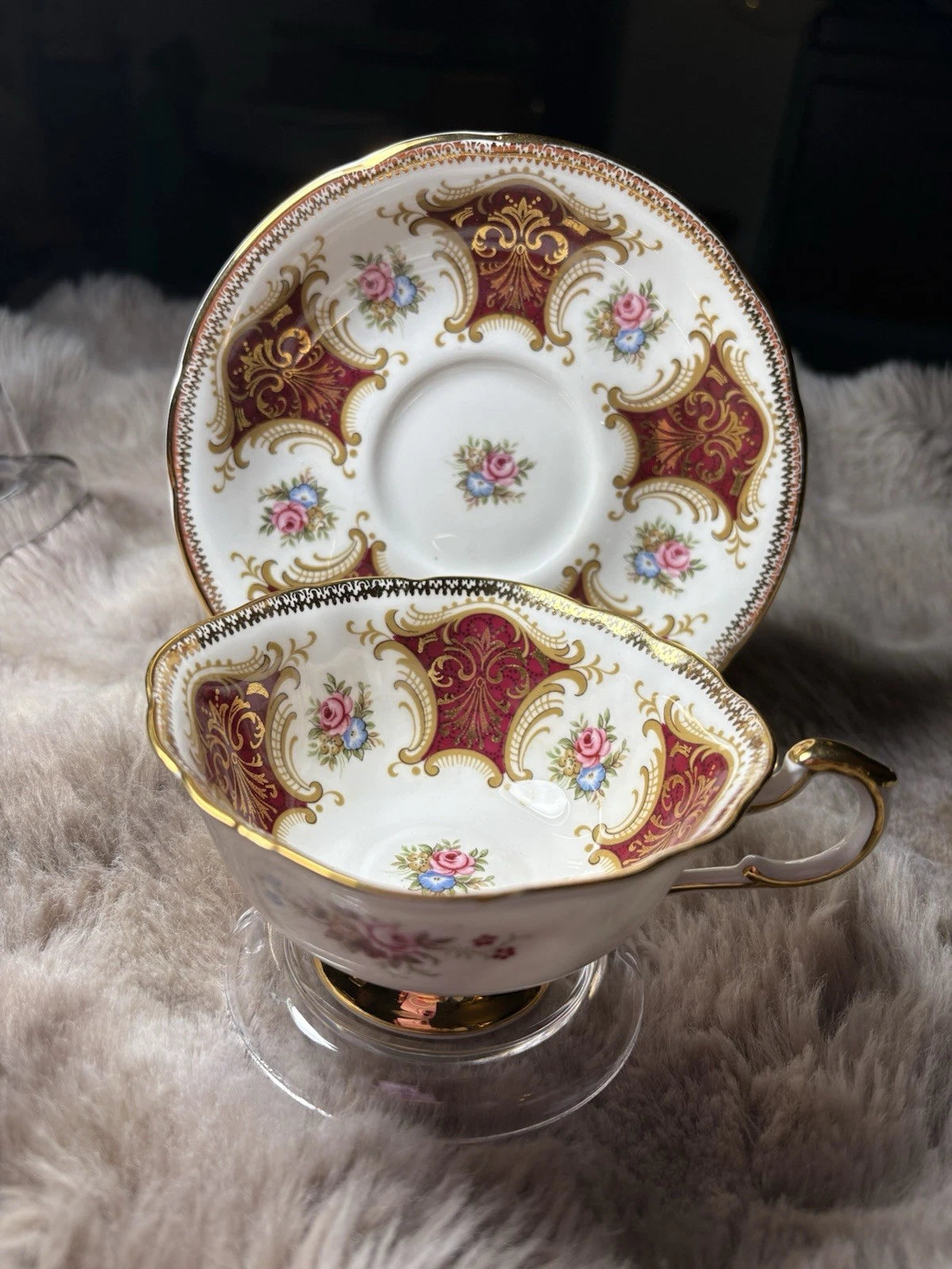 Paragon Tea Cup And Saucer - by appointment to her majesty the queen- Pings 🛎️