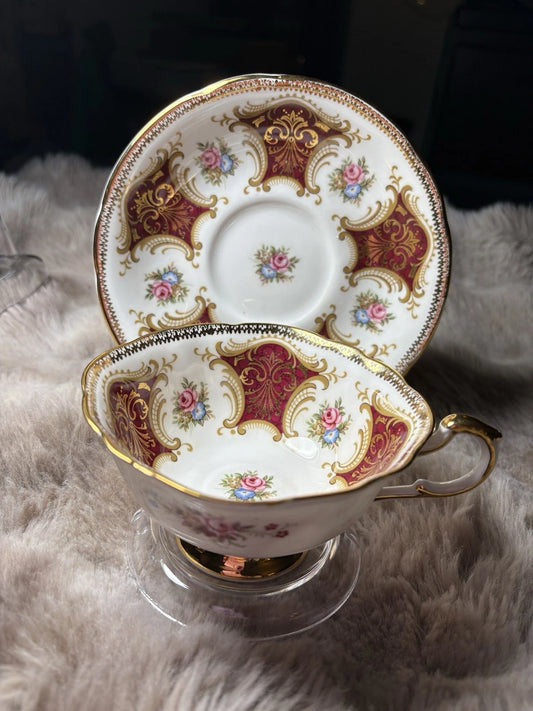 Paragon Tea Cup And Saucer - by appointment to her majesty the queen- Pings 🛎️