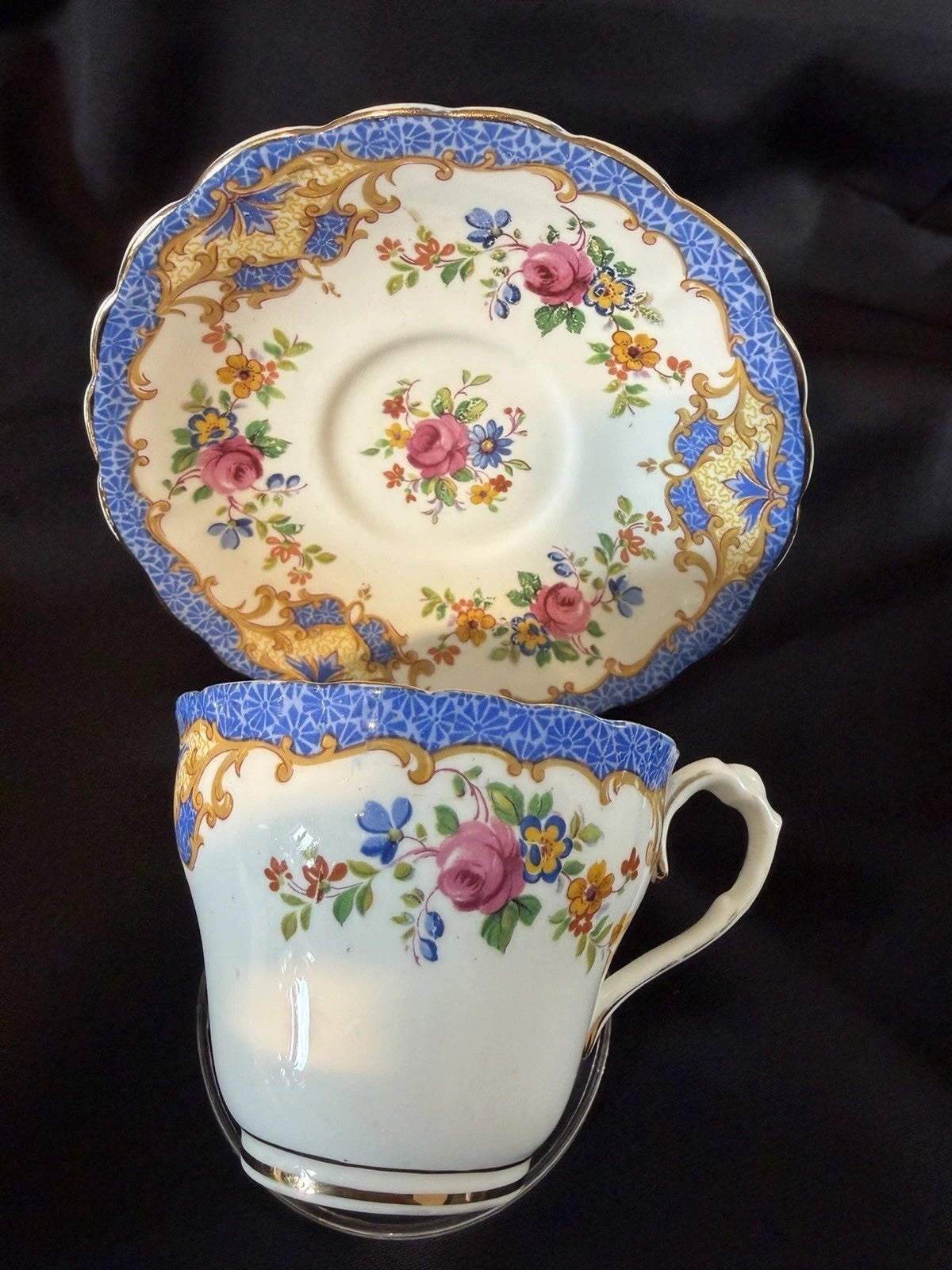 Paragon Fine Bone China Teacup & Saucer Blue Floral Gold READ Crack/Crazing
