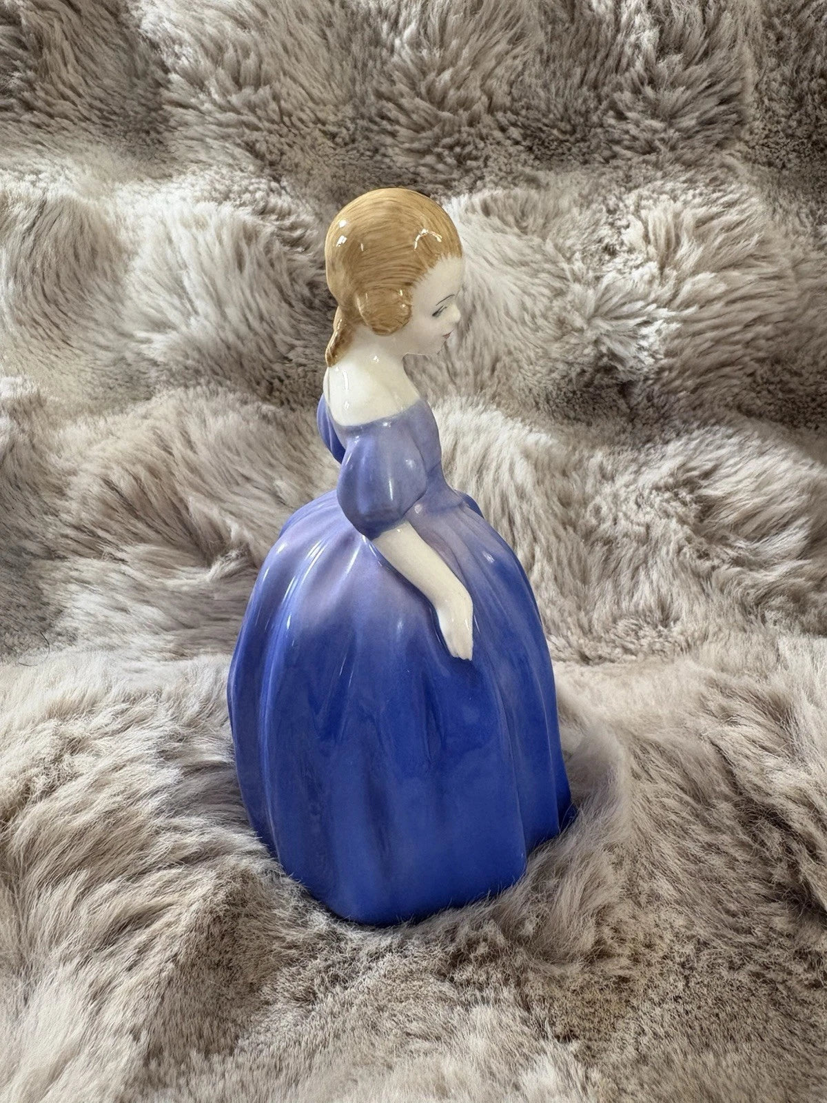 Royal Doulton Figurine – Marie HN 1370 – Fine Bone China