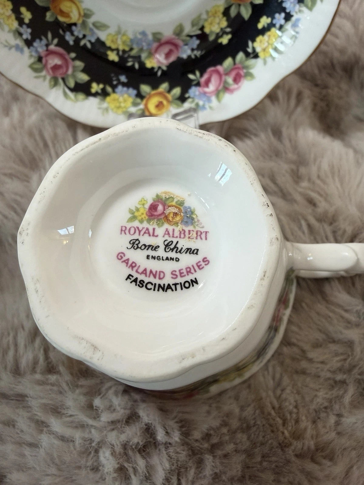 Royal Albert Garland Series Fascination Teacup And Saucer - Pings