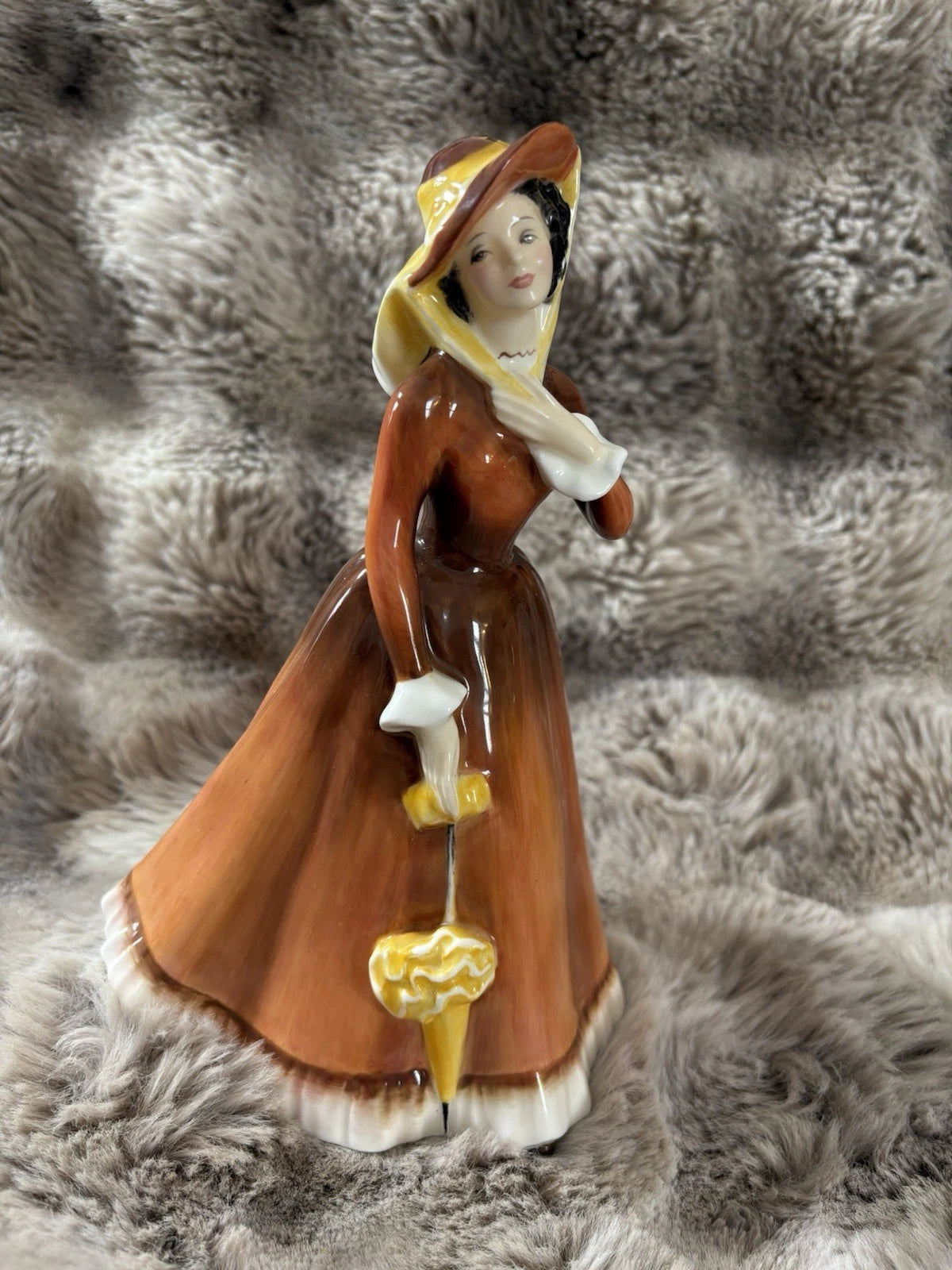 Royal Doulton Figurine – Julia HN 2705 – Fine Bone China