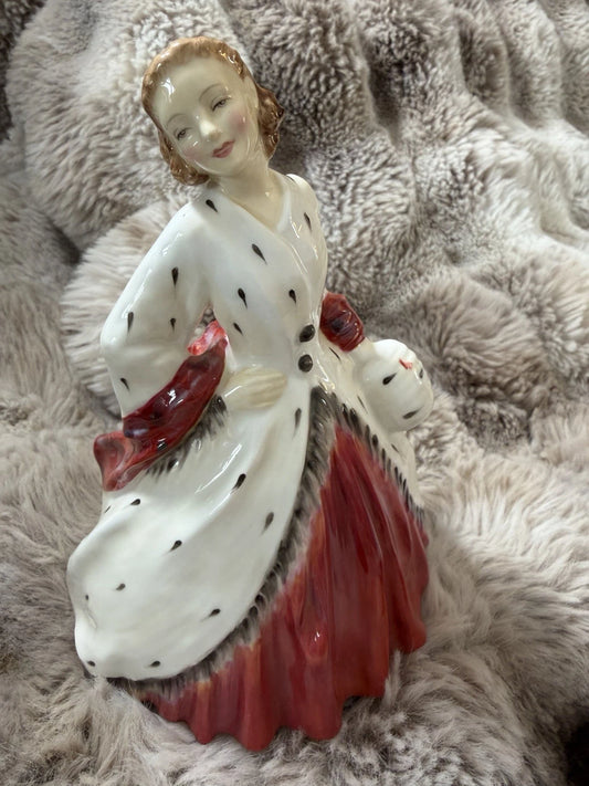 Royal Doulton Vintage THE ERMINE COAT. HN 1981. Retired in 1967. Beautiful!