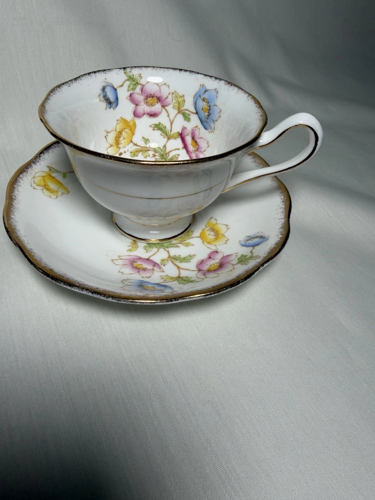 Royal Albert Anemone Tea Cup And Saucer - Pings