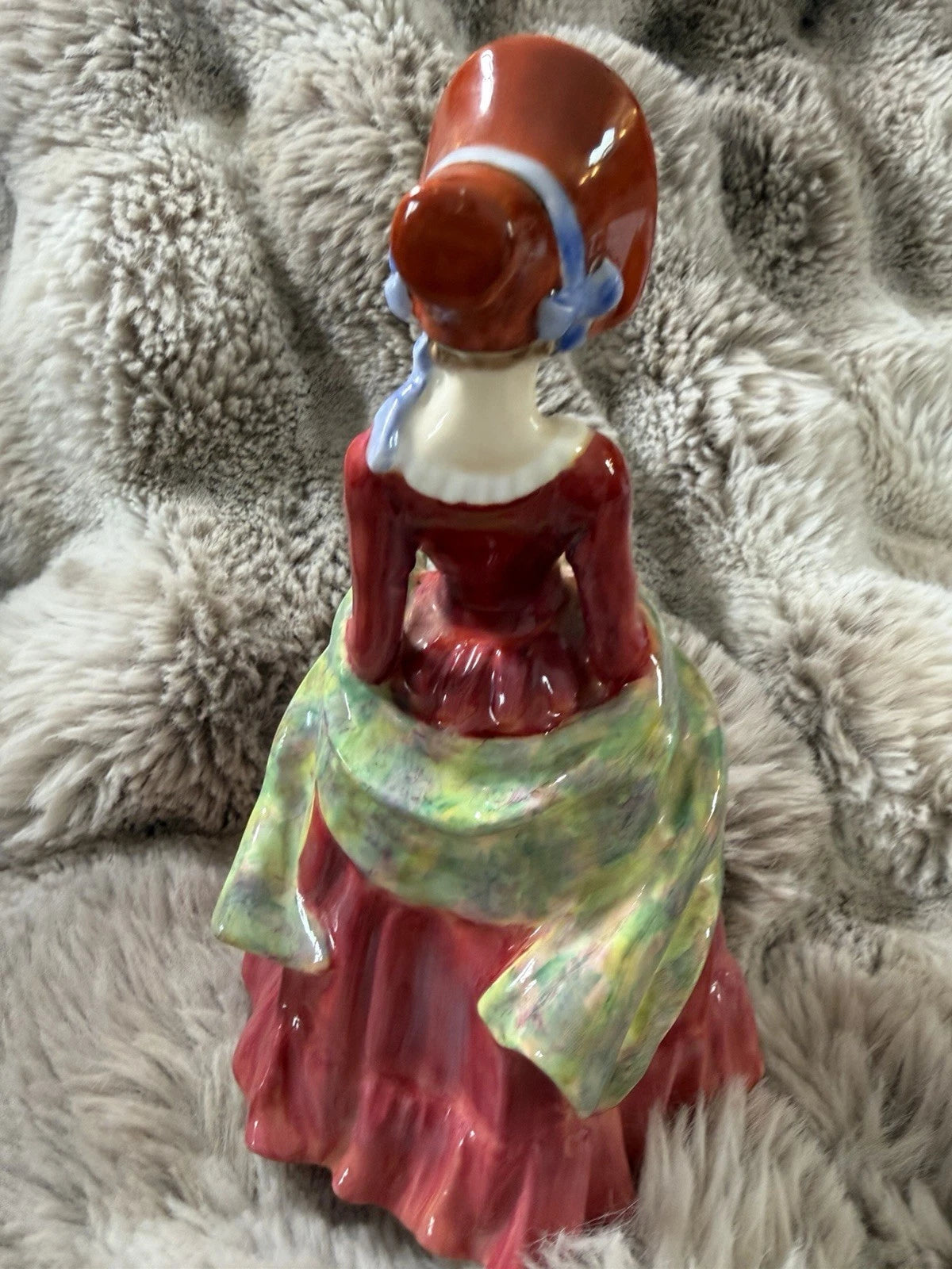 Sabbath Morn Royal Doulton Figurine - HN1982 - 1945-1959