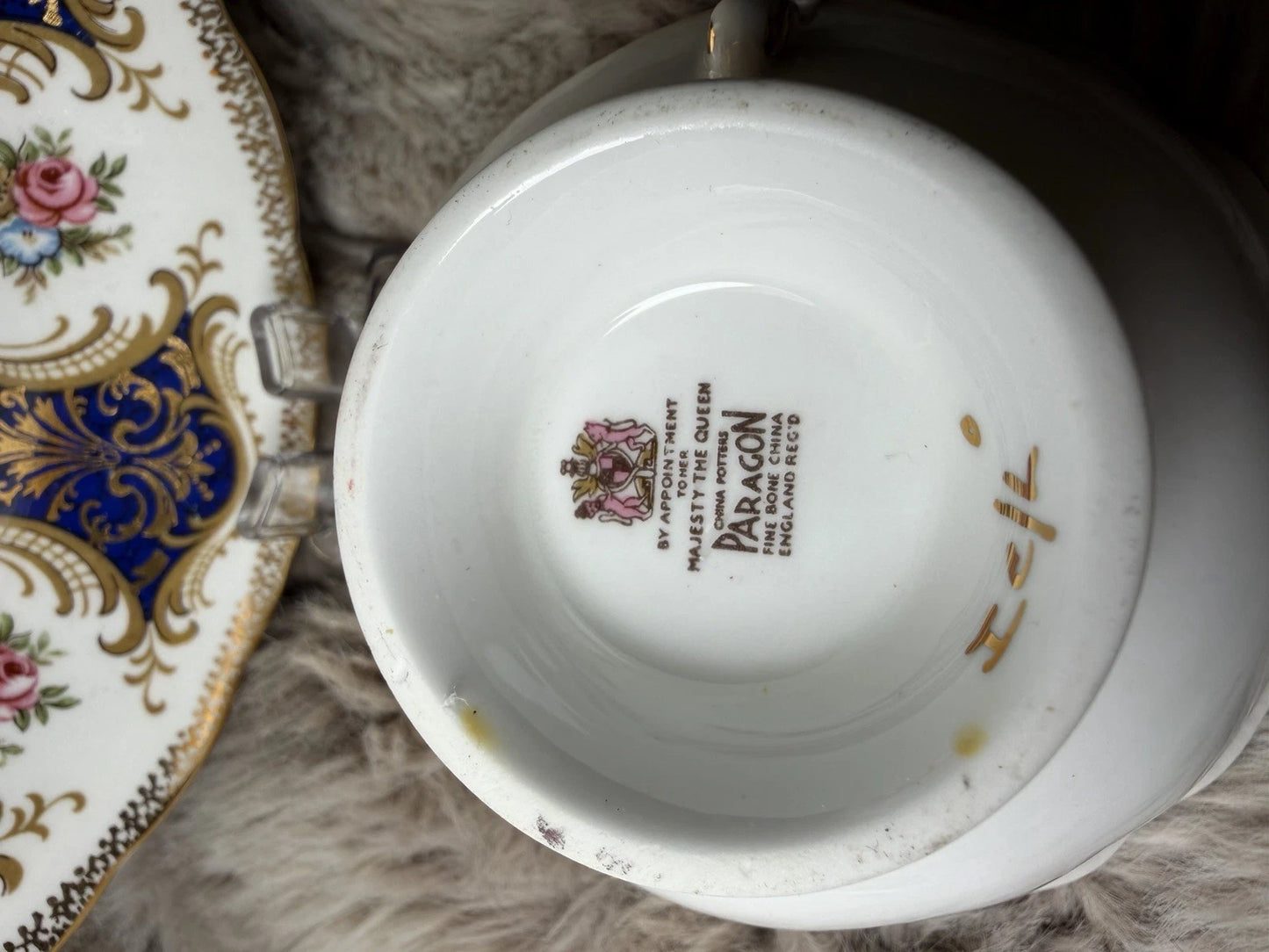 Paragon Tea Cup And Saucer - by appointment to her majesty the queen - Pings 🛎️