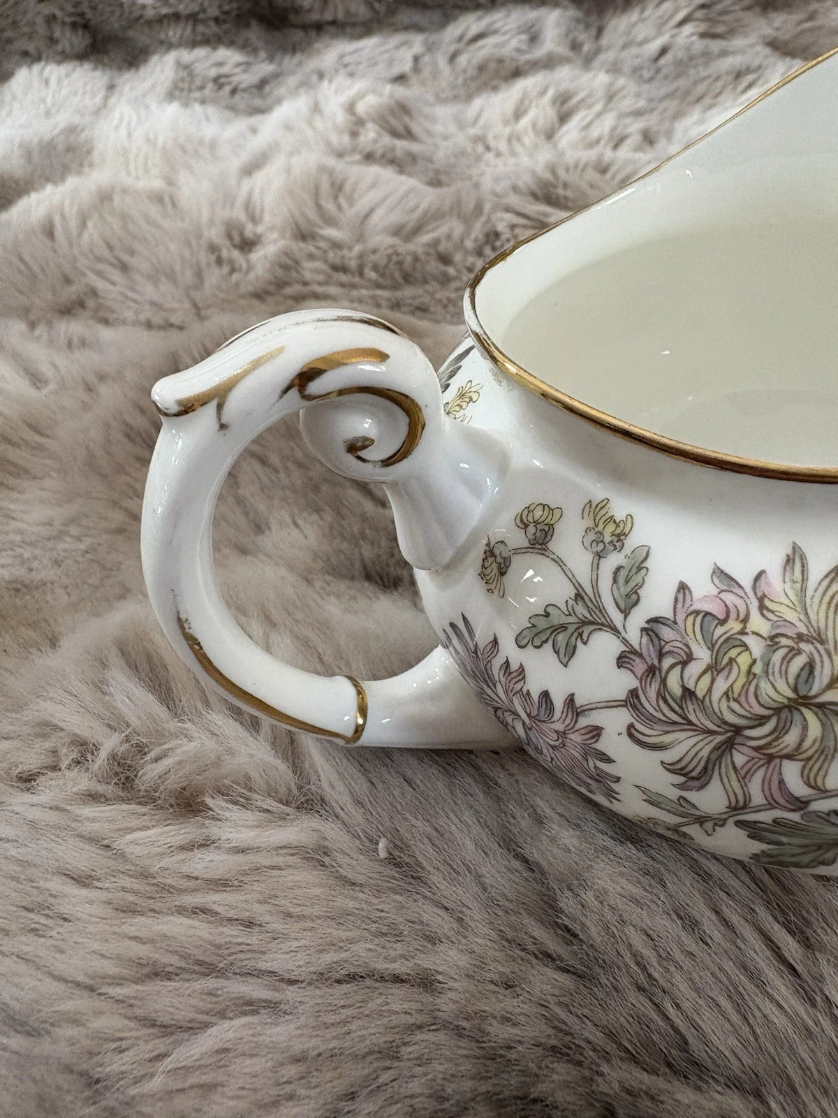 Paragon Chrysanthemum Creamer – Fine Bone China – England - Pings
