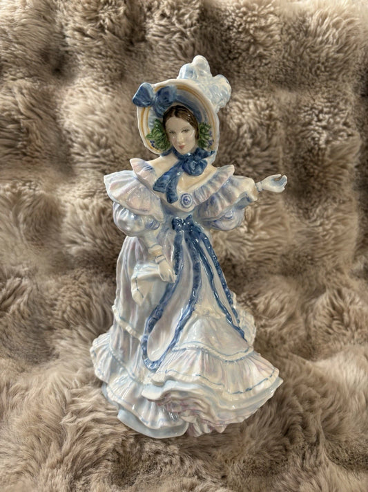 Royal Doulton - Flowers Of Love: Forget Me Nots HN 3700 - Bone China