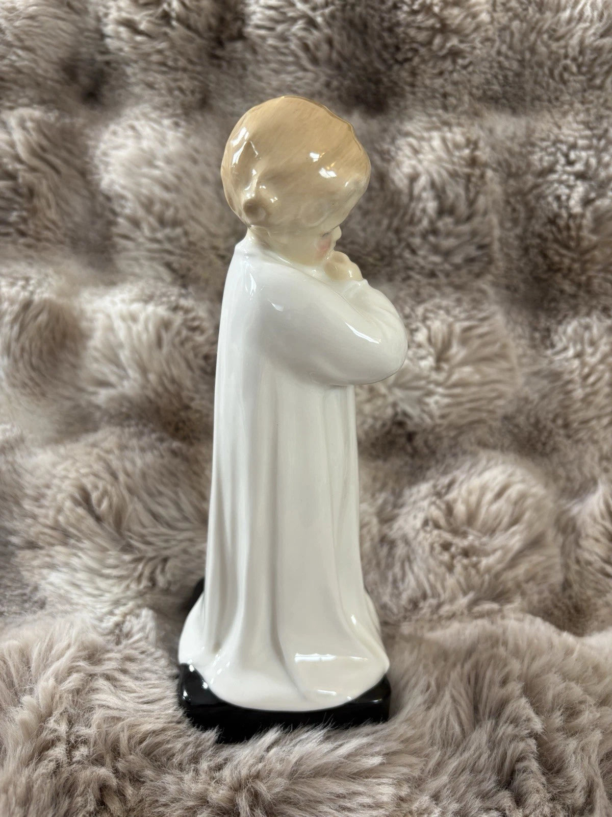 Royal Doulton Figurine – Darling HN1319 – Fine Bone China