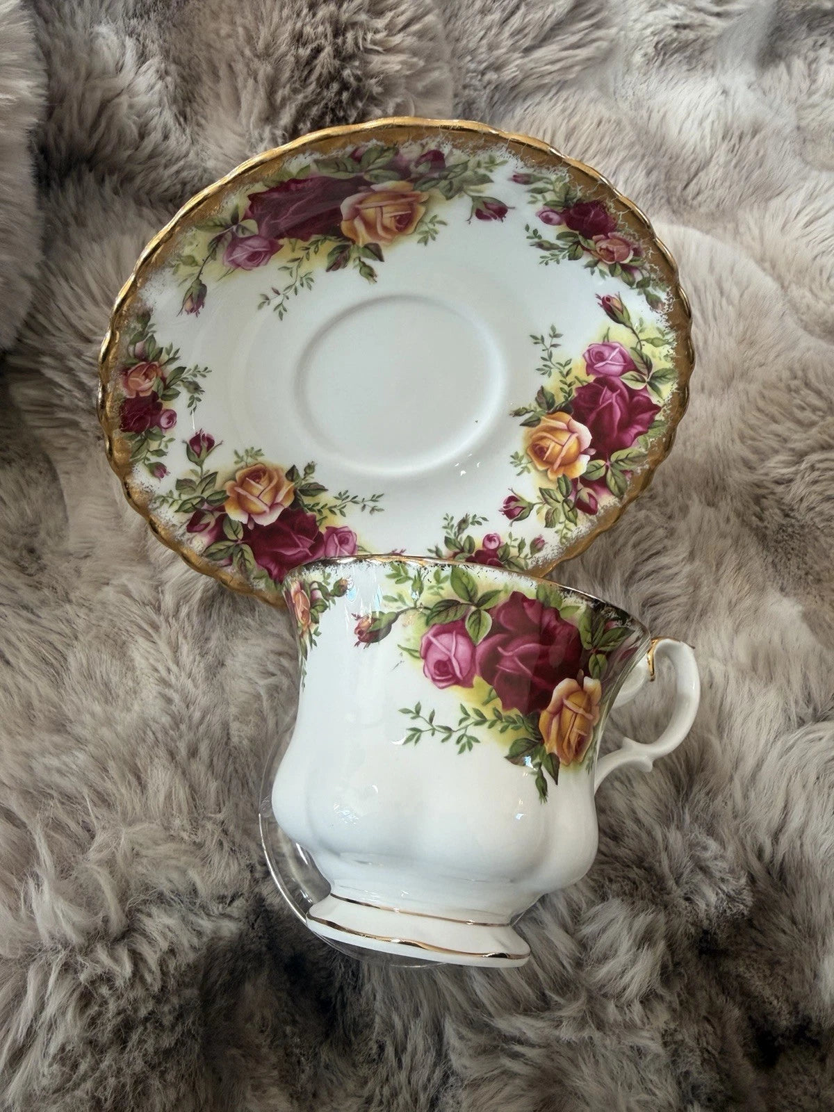 Royal Albert Old Country Roses Teacup & Saucer