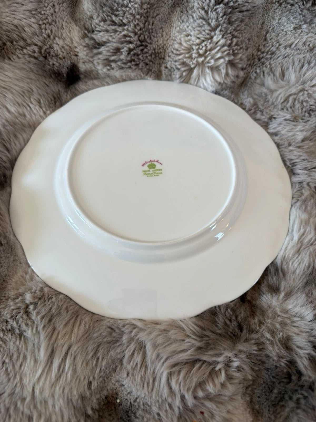 Royal Albert Old English Rose Dinner Plate Bone China Made in England