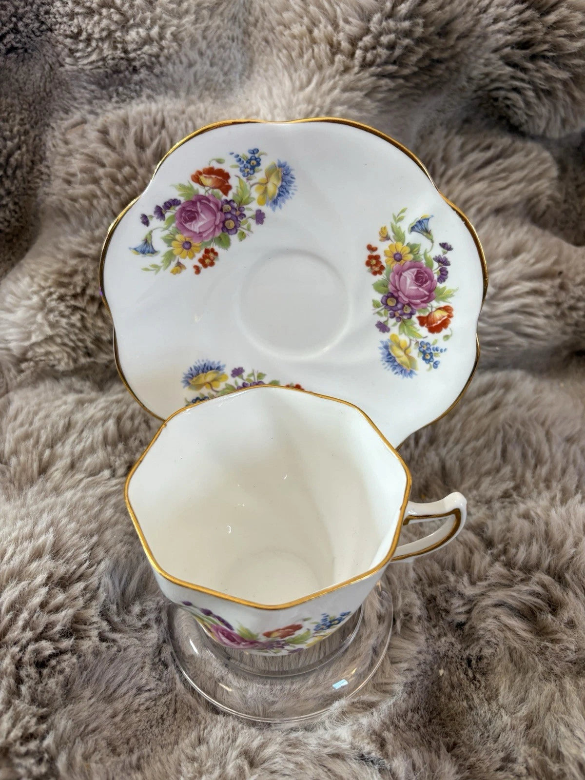 Clare Bone China Teacup & Saucer – Floral Rose Pattern –Gold Trim–England- Pings