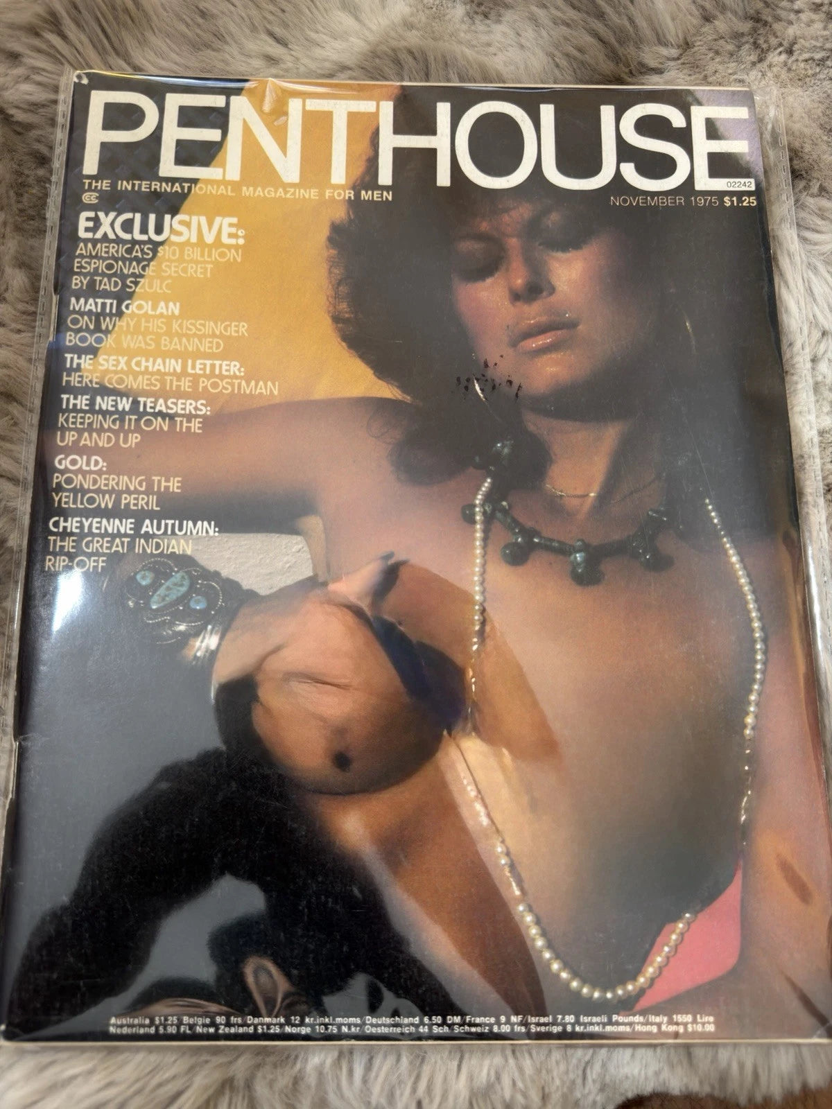 PENTHOUSE MAGAZINE - NOVEMBER 1975