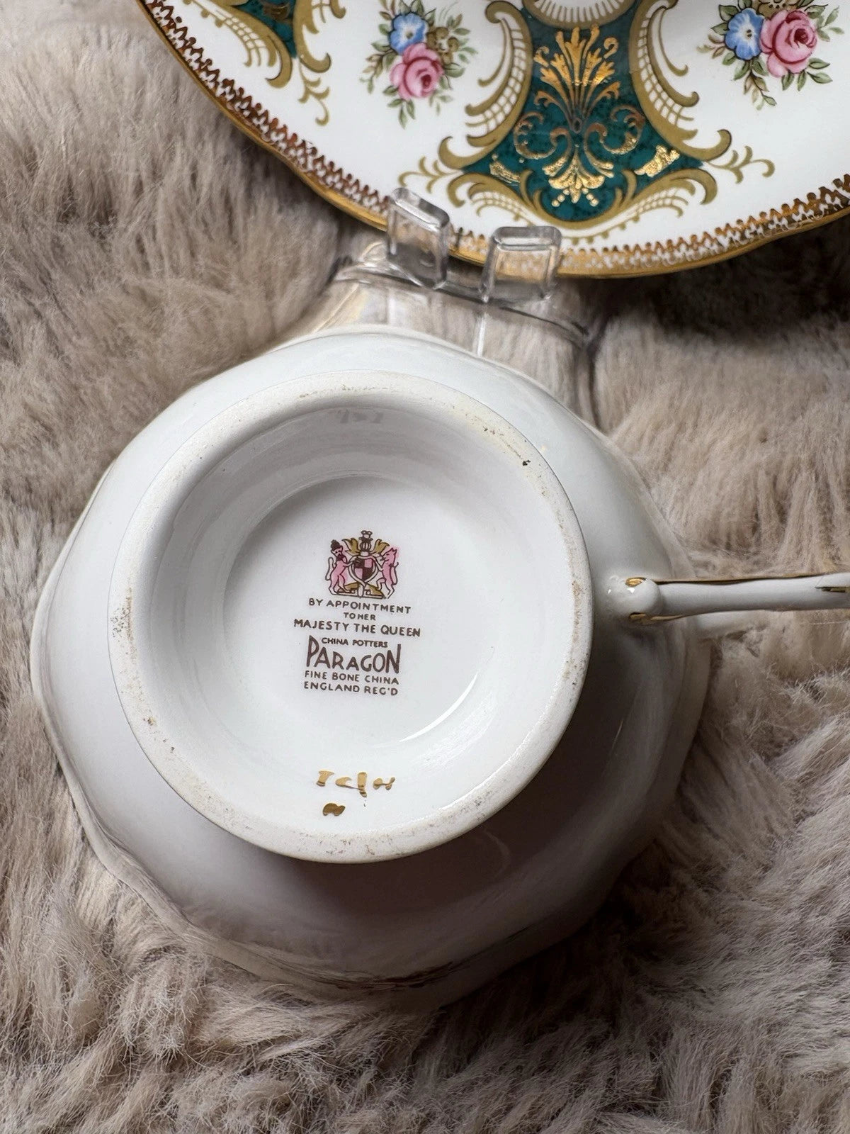 Paragon Tea Cup And Saucer - by appointment to her majesty the queen- Pings 🛎️