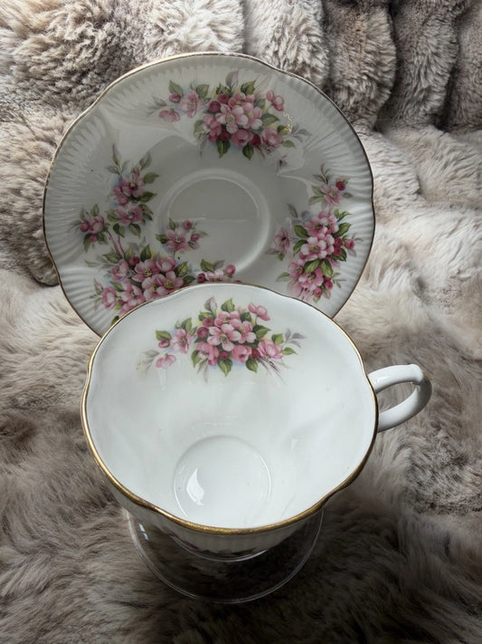 ROYAL ALBERT ENGLAND BLOSSOM TIME SERIES 'APPLE BLOSSOM' TEA CUP AND SAUCER
