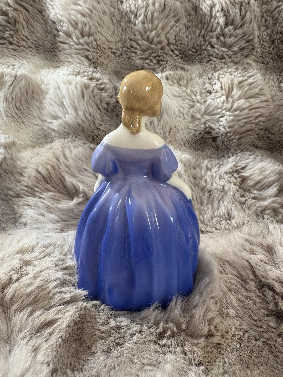 Royal Doulton Figurine – Marie HN 1370 – Fine Bone China