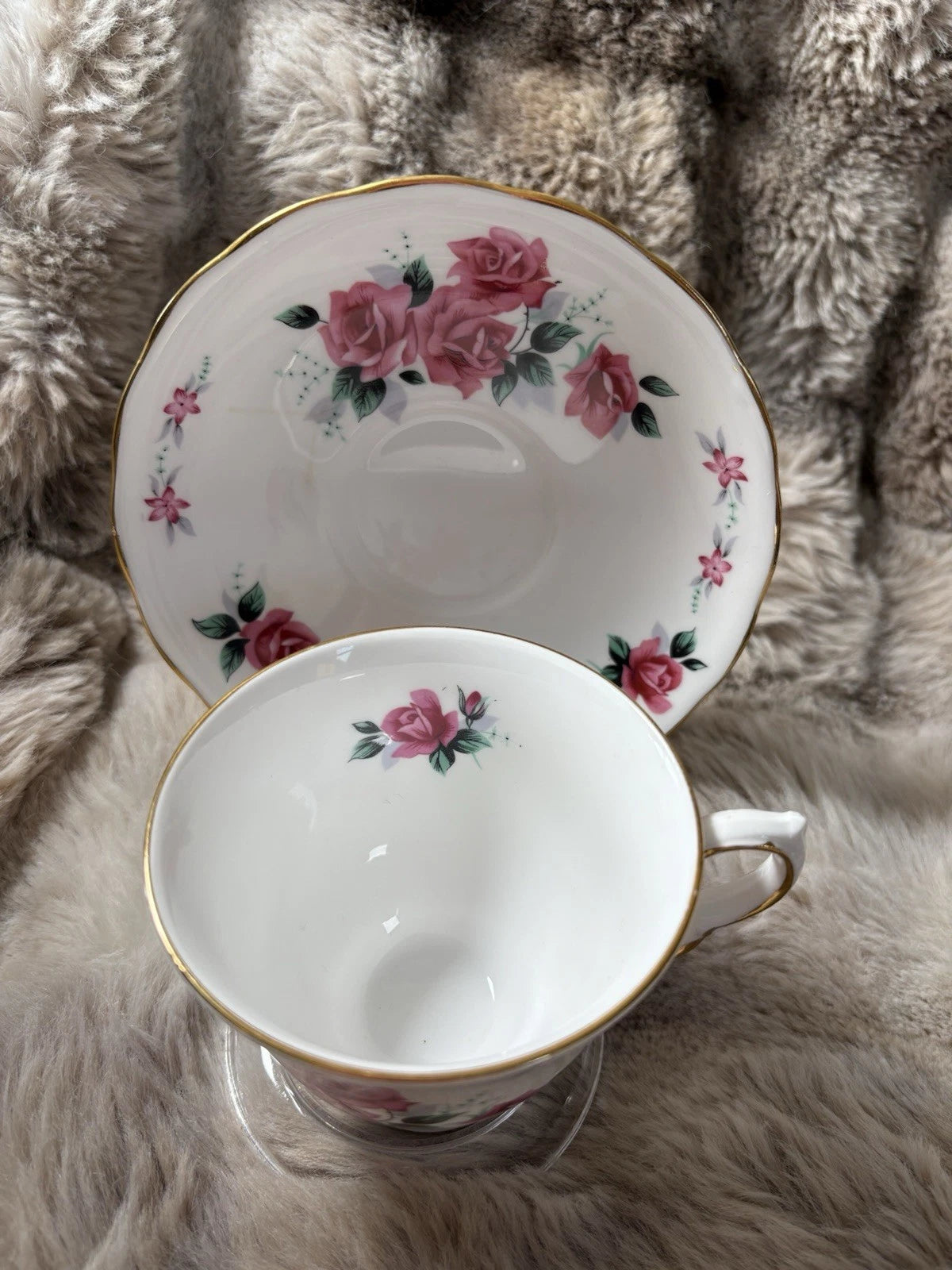 Queen Anne Bone China Tea Cup & Saucer - Crack In Saucer