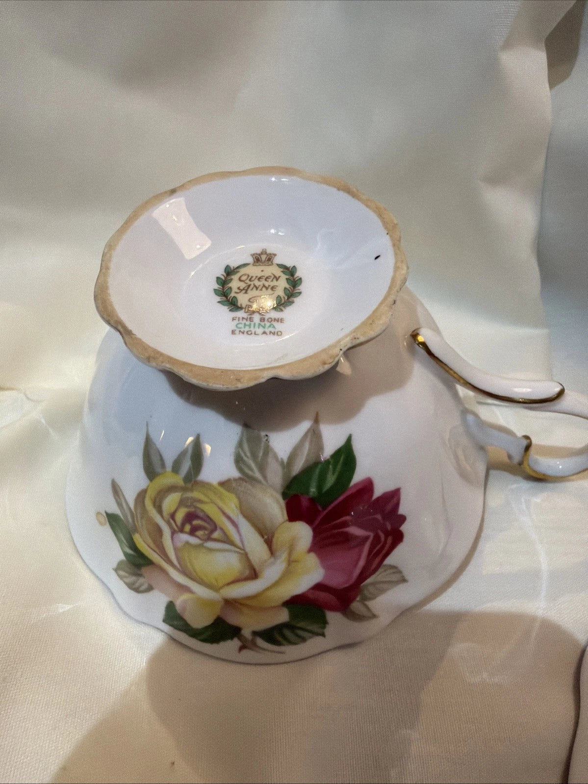 Queen Anne tea cup and saucer - Visible Wear
