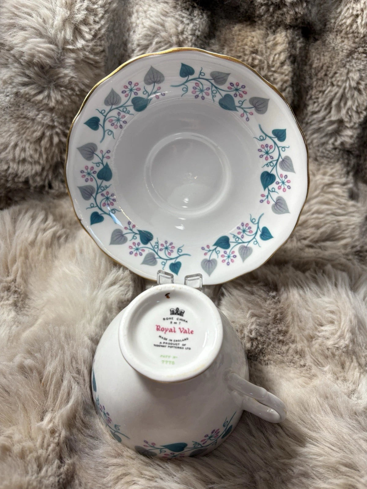 Vintage Royal Vale Bone China Tea Cup & Saucer - Pings