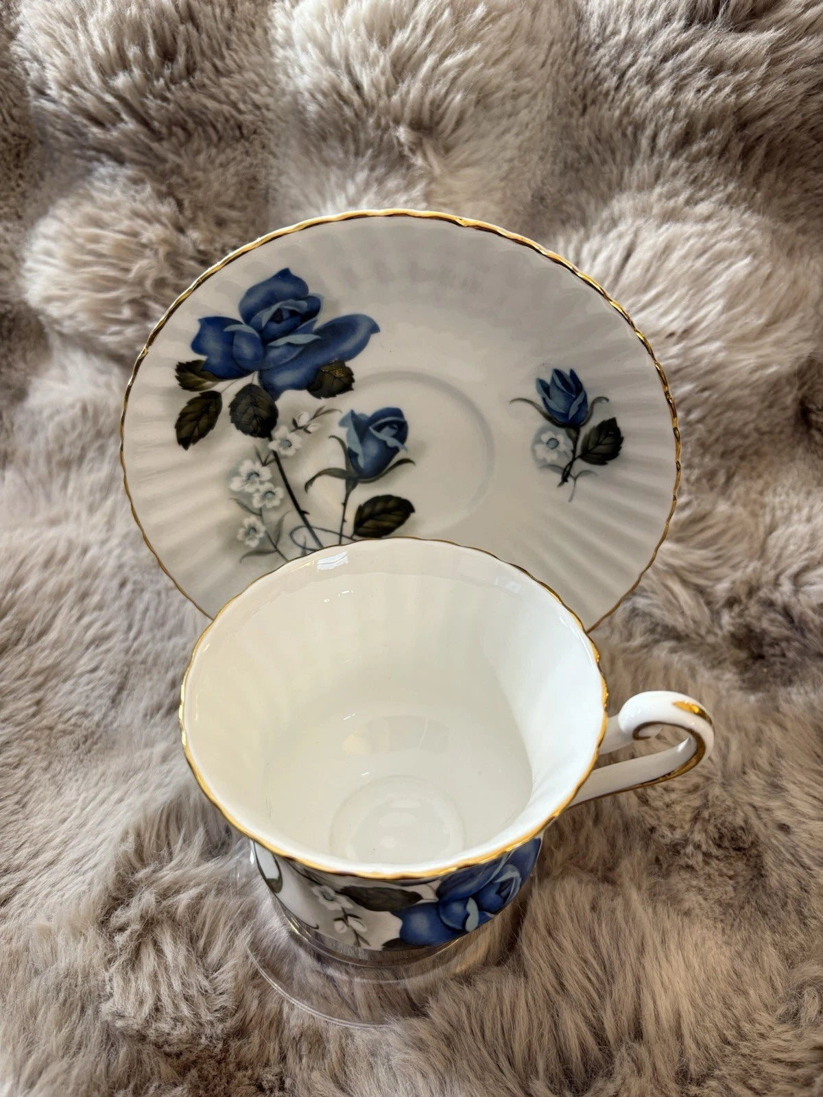 Paragon Blue Rose Teacup & Saucer Fine Bone China England Gold Trim - Pings