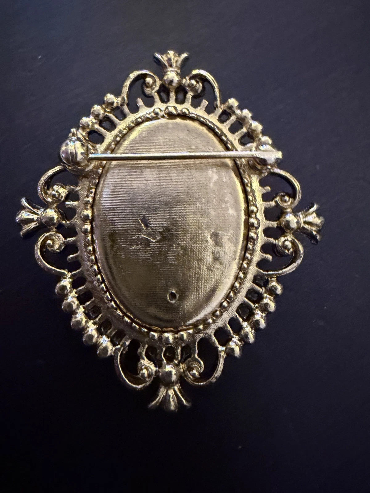 Vintage Shell Cameo Brooch – Gold-Tone Filigree Frame